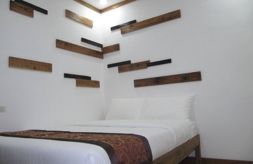 Balibago Hotel | Dennison Hotel - Deluxe