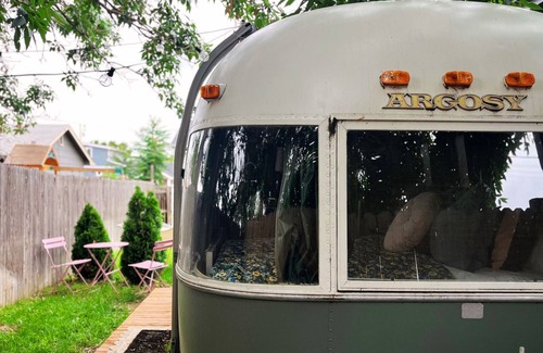 Overland House | Denver Airstream | Close to Levitt, Golf and Great Eats