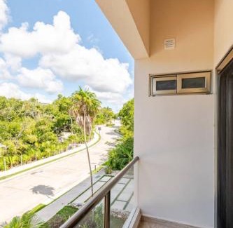 Akumal Apartment | Departamento 5, Tulum Country Home, con Muelle de Pesca, Club de Playa, Alberca, Cenote y Campo de Golf, Contrata Day Pass Bahia Principe