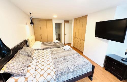 La Carolina Apartment | Departamento amplio para familias, de lujo 3 habitaciones, 4 baños, 6 camas, 10 personas, wifi, 2 parqueaderos Republica de El Salvador Plaza Kendo