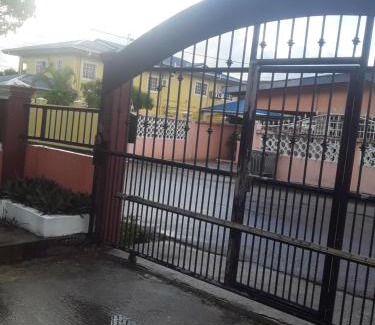 Piarco Bed & Breakfast | Derick's Inn