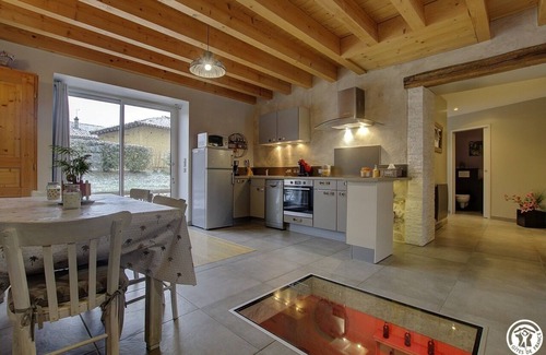 Marboz House | des Grands Cours - Marboz