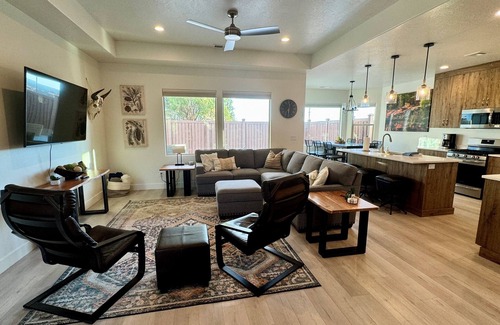 Apple Valley House | Desert Basecamp near Zion & Gooseberry Mesa | Family-Friendly New Build