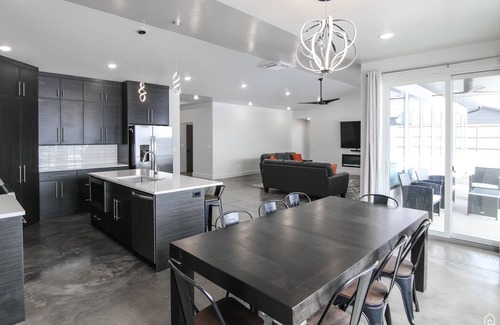 Moab South Valley House | Desert Dreams Retreat – Your Perfect Desert Getaway (3 Bedroom home & A Studio)