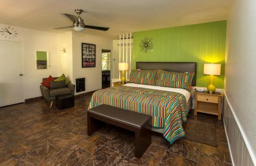 Tahquitz River Estates Hotel | Desert Riviera Hotel