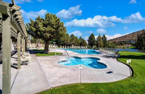 Redmond House | Desert Sky Daydream · Eagle Crest Golf Resort Serene 3BR Home