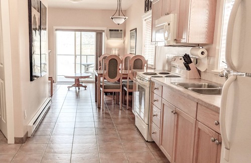 Okanagan-Similkameen Condo | Desert Surfside Waterfront Accommodations