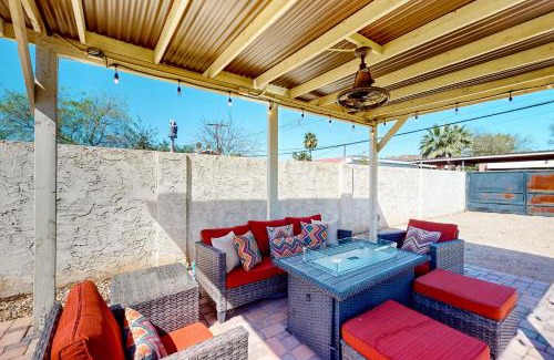 Encanto House | Deset-Chic Villa