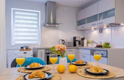Heiligenwald Apartment | Design Apartment nahe See - für Familien & Business - 24h Check-in - Parkplatz