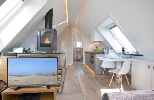Tinnum Apartment | Design [&] Stil Pur. Raumwunder für Individualisten an den Tinnumer Wiesen