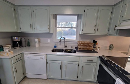 Southwest Raleigh House | Designer 3 BR/4 Bed/2 Bath, NCSU, RTP, Lenovo Ctr, Fairground, Dix Prk, Downtown
