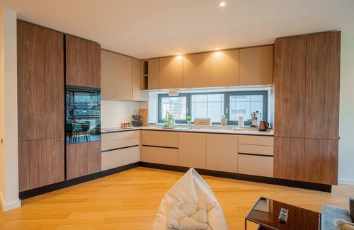 Sector 2 Apartment | Designer Apartment in Aviatiei Tower
