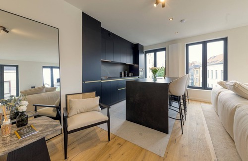University District Apartment | Designer flat 3BR & Mini Golf