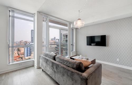 Downtown Toronto Apartment | Designer One Bedroom Suite - Entertainment District Toronto