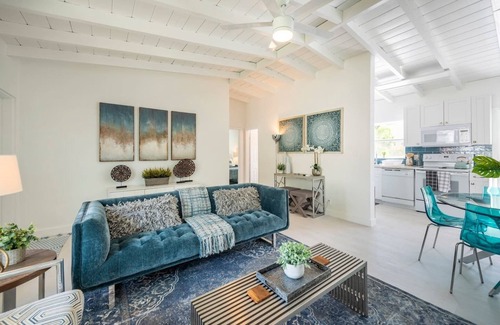 Middle River Terrace House | Designer Pool Home! BNR Vacation Rentals