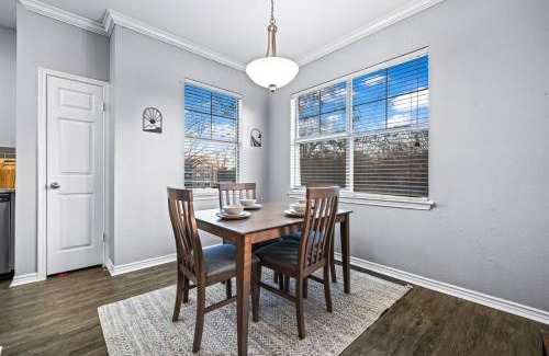 Fossil Creek Apartment | Designer Space 2 Beds, 2 Baths Pool