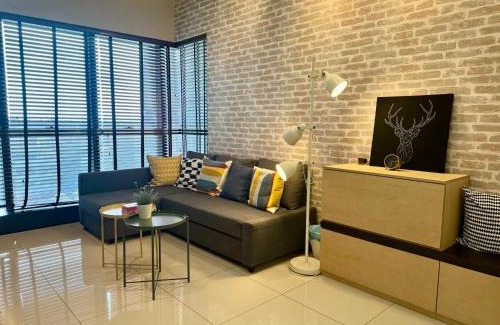 Petaling Jaya Apartment | Designer Touch Luxurious Stay with Infinity Pool