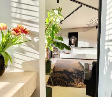 Sint-Amandsberg Apartment | Desk Till Dawn