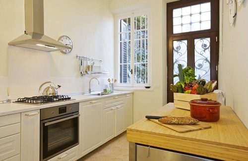 Premeno House | Detached 6½-room house with garden and beautiful lake view