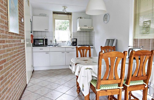Sint Maarten House | Detached bungalow in North Holland style with spacious garden