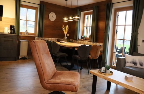 Donnersbachwald Ski Chalet | Detached chalet with wood-burning stove & sauna
