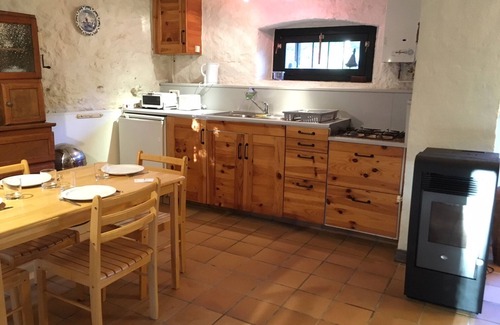 Lafarre House | Detached cottage with terraces Glycine