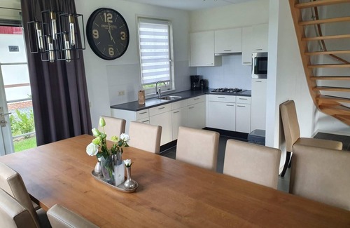 Susteren House | Detached family villa with 5 bedrooms