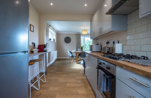 Southampton House | Detached House, Driveway Parking & Amazing Views