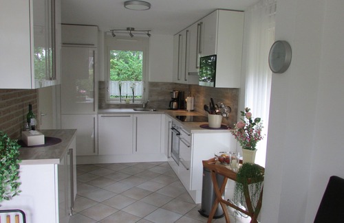 Sint Maarten House | Detached house in a holiday park with a fishing lake