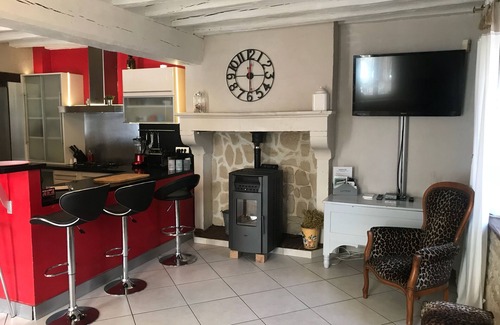 Villy Cottage | Detached house near Chablis with enclosed courtyard (Gîte)