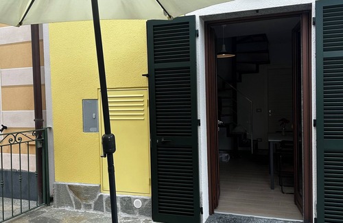 Lavagna House | Detached house surrounded by olive trees just minutes from the sea