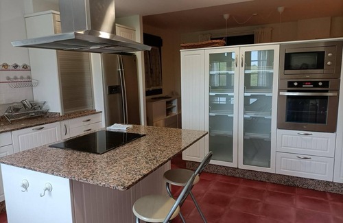 La Isla House | Detached house with large garden, perfect for families.