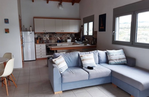 Roumeli Villa | Detached villa 2.5km from the beach