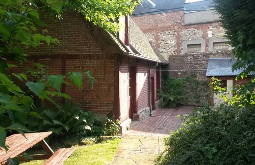 Forges-les-Eaux House | Detached Zen house in a lovely wooded park