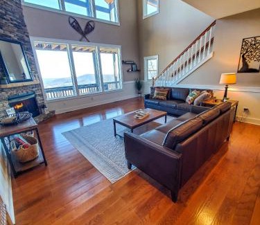 Boone House | Deuces Wild