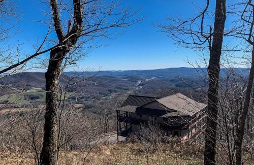 Boone House | Deuces Wild