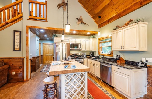 Baraboo Cabin | DEVILS LAKE ESCAPE -NEW OWNERS! SLEEPS 12 -8 BEDS WALK TO THE PARK