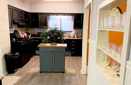 Dexter House | Dexter Homestead. Very Cozy & NEW Remodel !