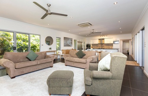 Cable Beach House | Di Lusso Cable Beach Executive Family Home in Cable Beach STRA67262IY7HT6C