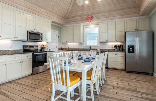 Dauphin Island House | DI Nest | your nightly fall break trip with us. Heated pool