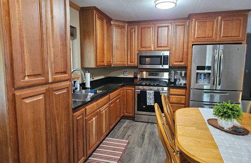 Grants Pass Cottage | Diamond D Fully Furnished 1 Bedroom Guest House