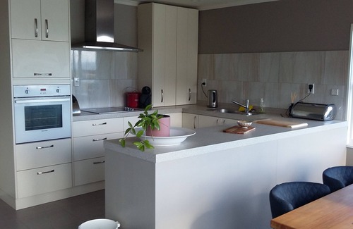 Diamond Harbour House | Diamond Harbour Hideaway Top Flat -Amazing views