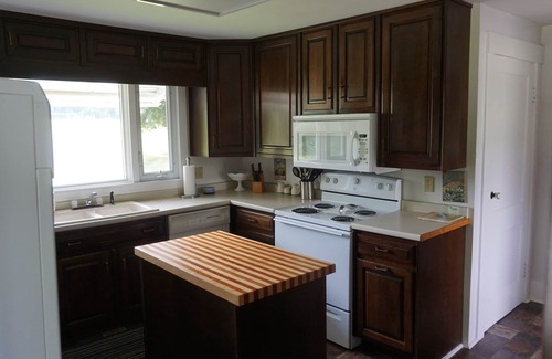 Keuka Park House | DIAMOND INN THE BLUFF with hot tub