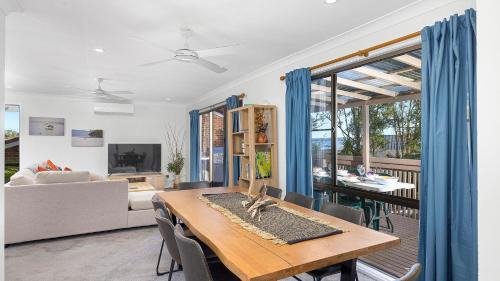 Tanilba Bay House | Diggers Drive No11