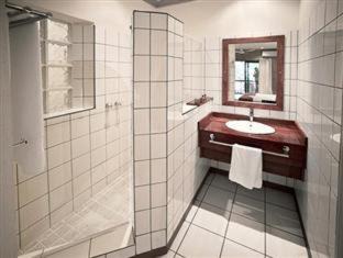 Francistown Cabin | Diggers Inn