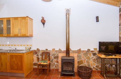Priorada Villa | Digne Yellow Villa, Pool, BBQ