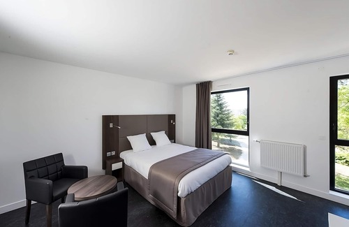 Dijon Hotel | Dijon’s Ideal Room for Easygoing | Studio w/Kitchenette | Free Offsite Parking