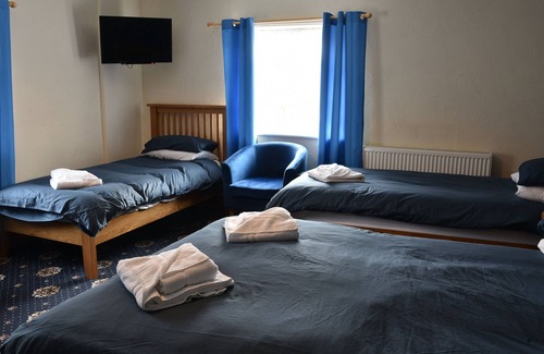 Amlwch Hotel | Dinorben Arms Hotel
