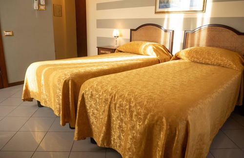 Alessandria Hotel | Dipendenza Hotel Londra