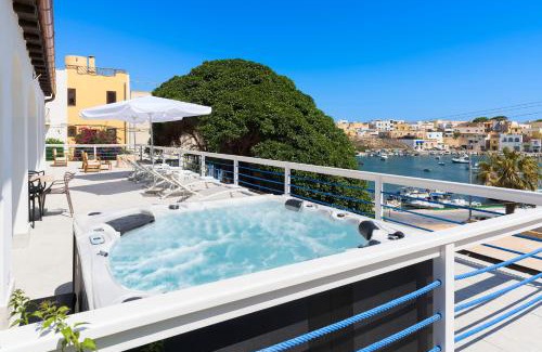 Lampedusa Bed & Breakfast | DipintodiBlu Charming House